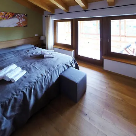 ファームステイ La Madrugada Farm House アウリジーナ